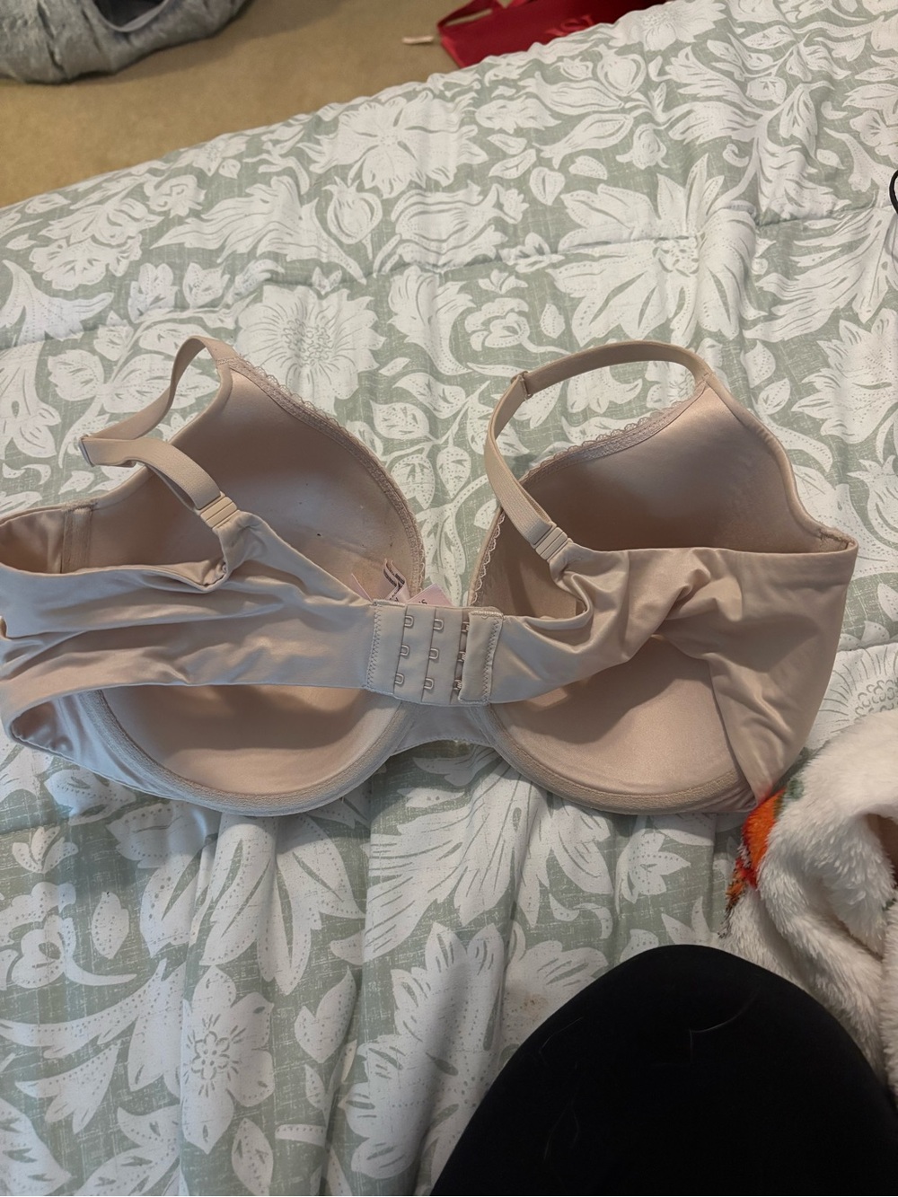 Victoria's Secret perfect coverage bra 40D - Picture 3 of 3